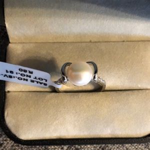 Silver Pearl Ring